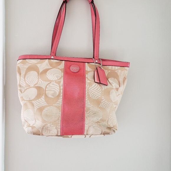 Coach Monogram Purse Coral - Picture 3 of 8